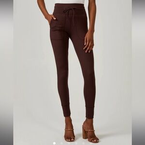 7 Diamonds S core legging jogger with cuffed ankles